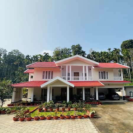 Green Castle Gonikoppal Экстерьер фото