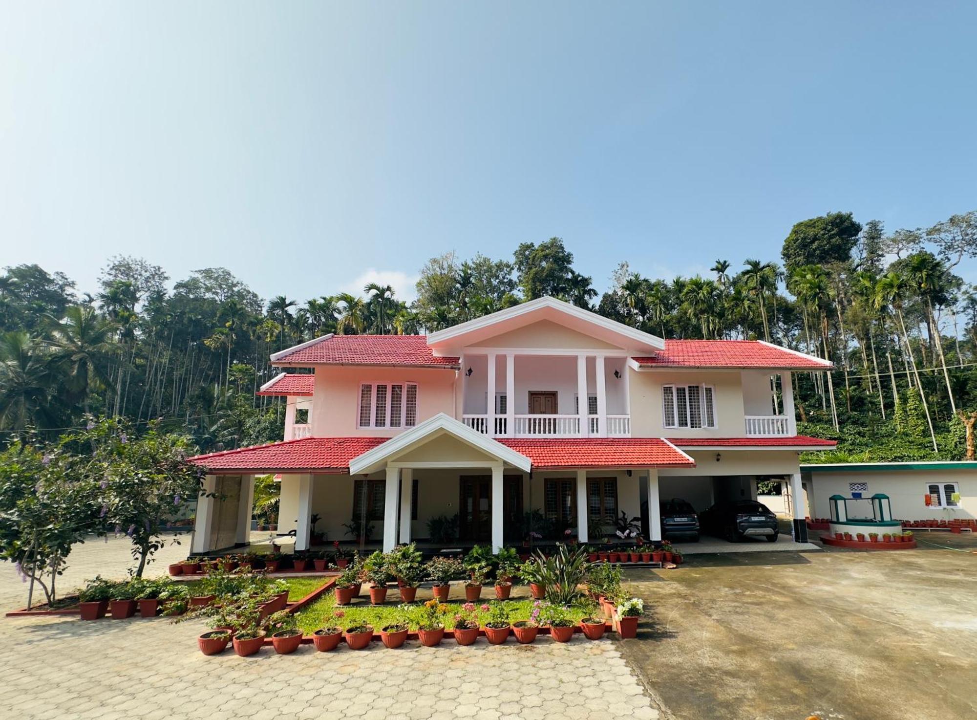 Green Castle Gonikoppal Экстерьер фото